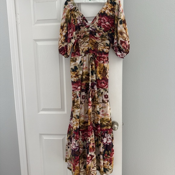 Elegant Floral Maxi Dress in Multicolor - Picture 1 of 4